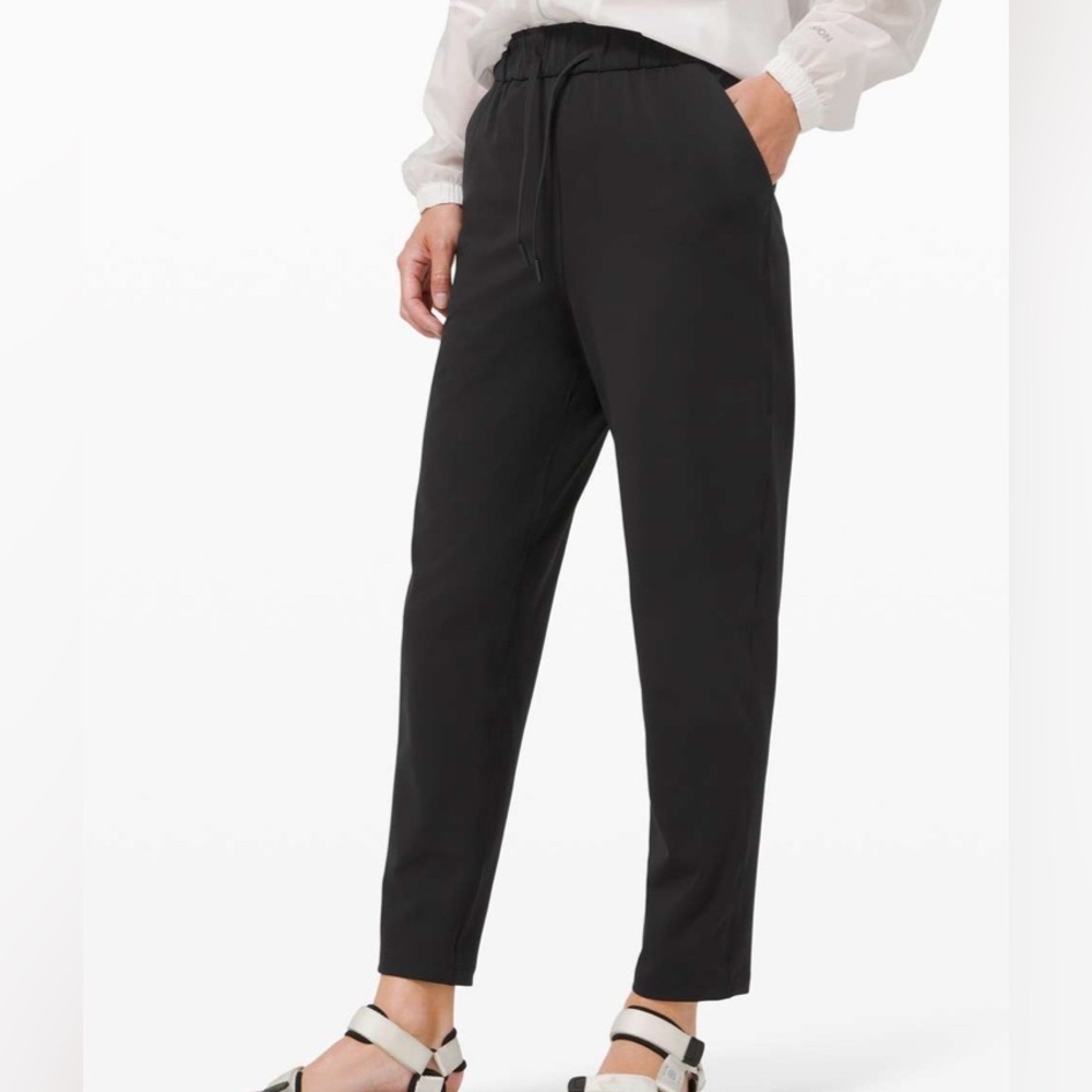 Lululemon Keep Moving Pant 7/8 High-Rise black colorway size 6